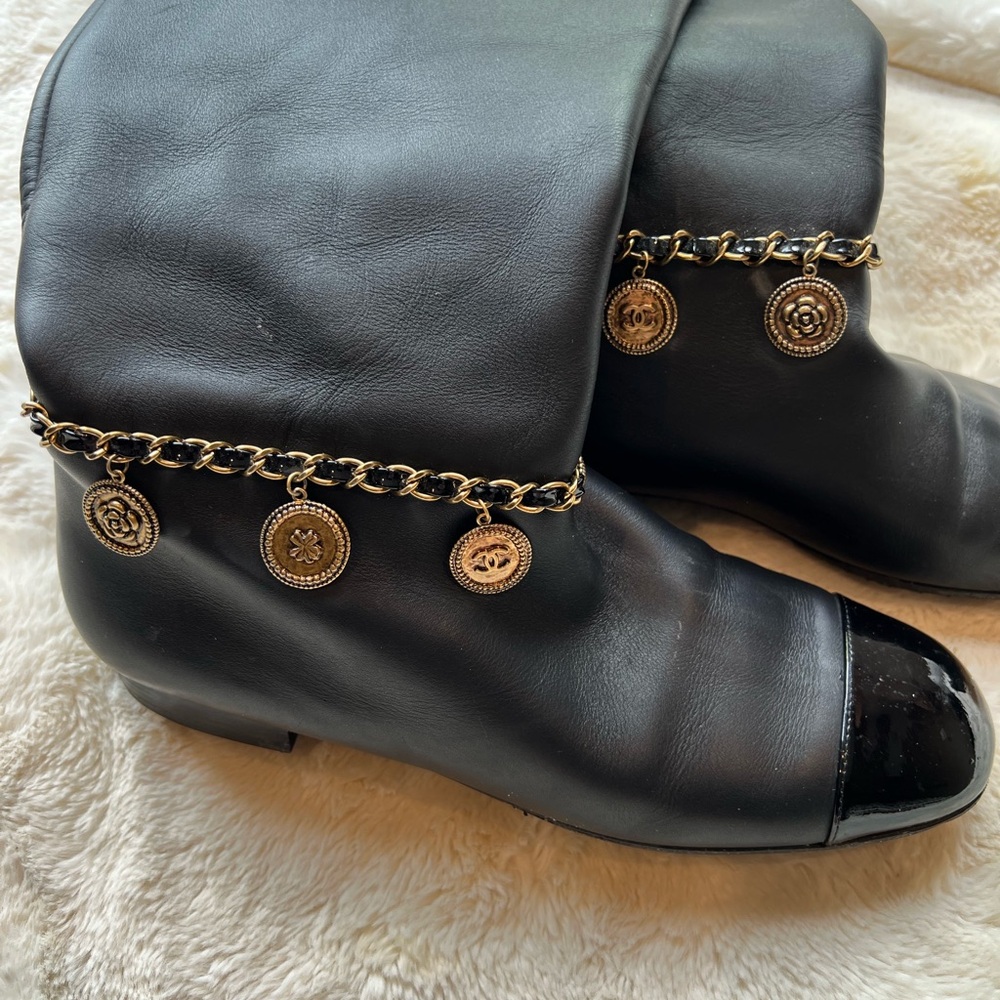 CHANEL Riding Boots 🌸 - Picture 7 of 10